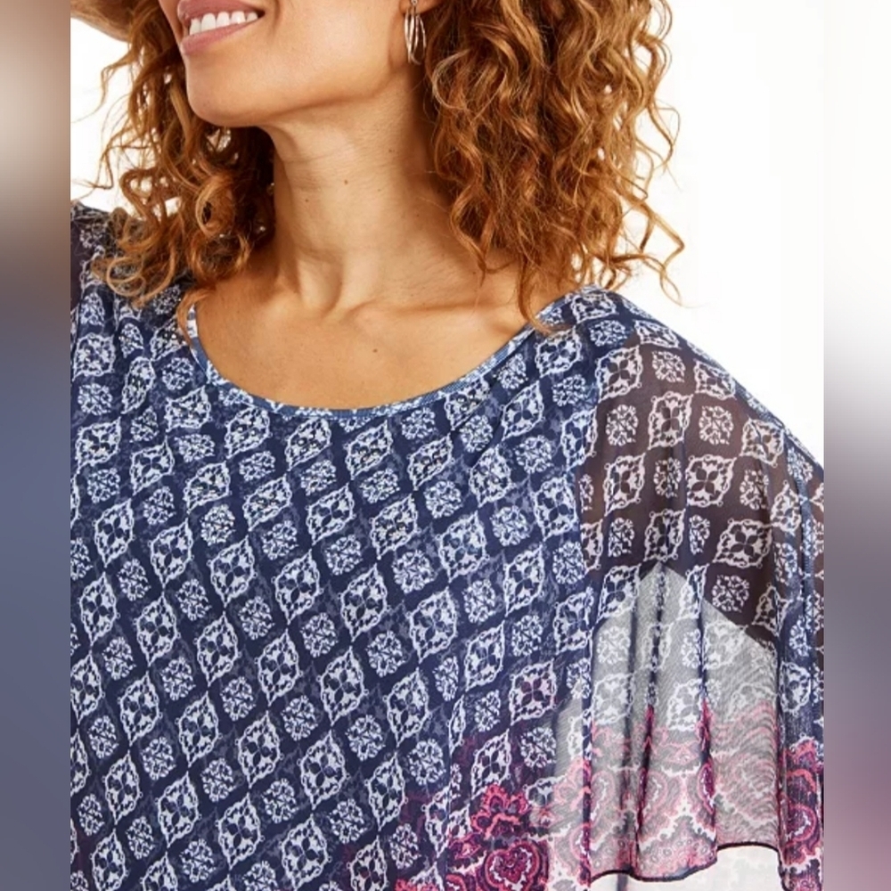 Women's Blue and Pink Patterned Top - Picture 8 of 9